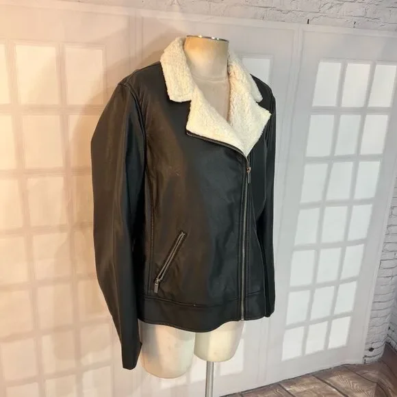 Torrid Faux Leather Sherpa Line Moto Jacket size 1x - Picture 5 of 14